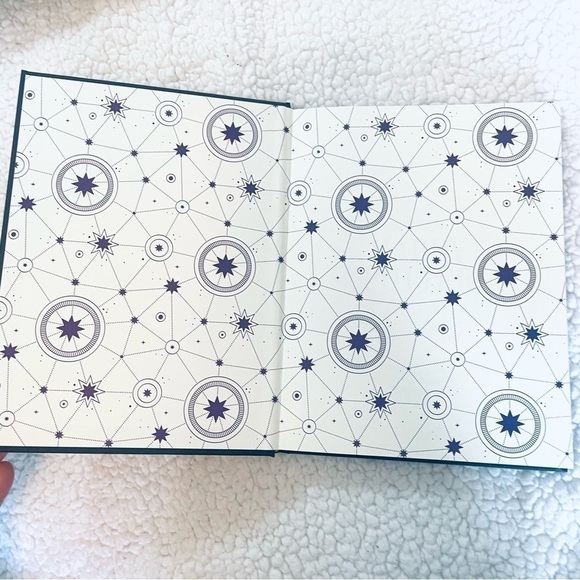 The Unofficial Ultimate Harry Potter Spell Book – Hardcover - Picture 2 of 9